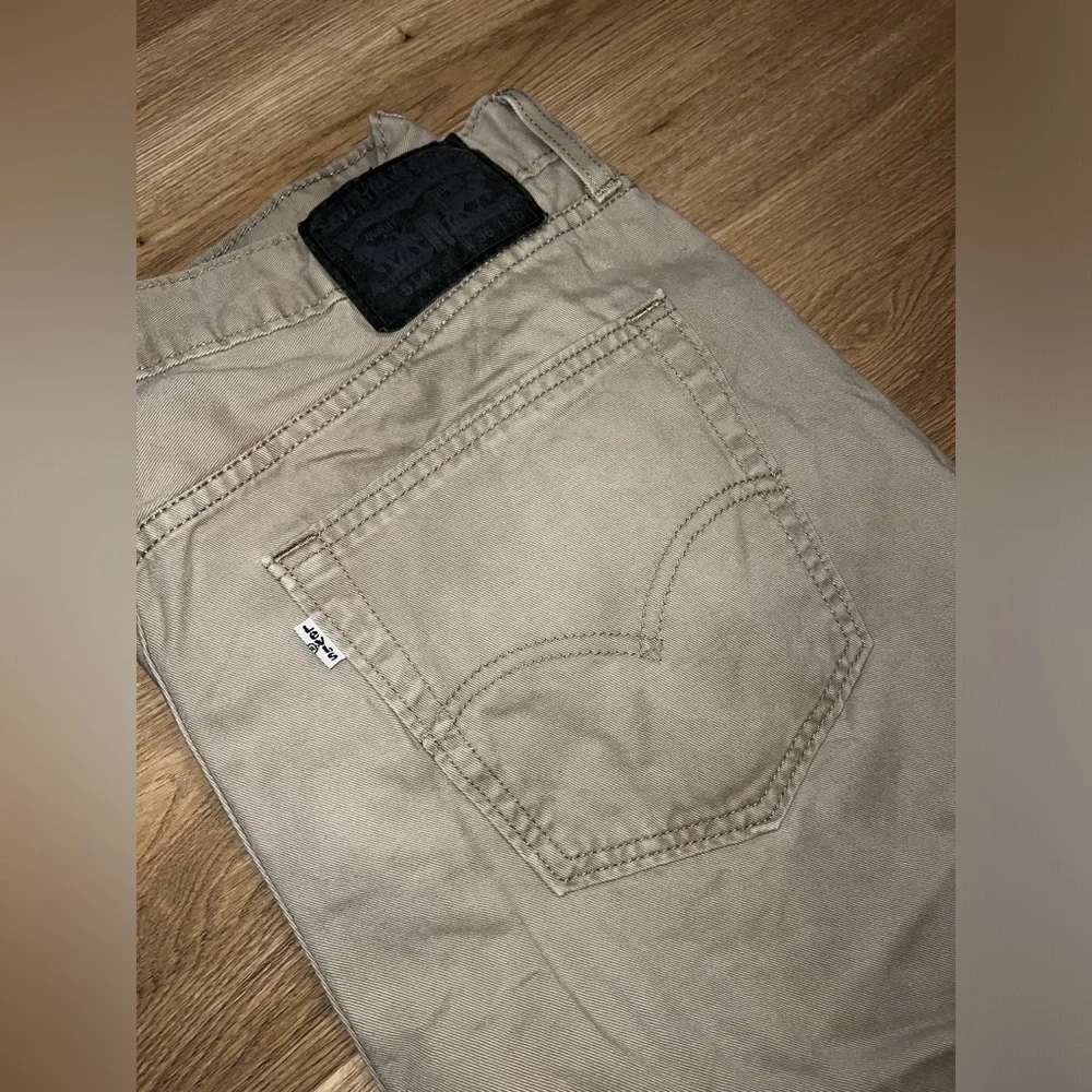 Levi's Tan Chinos Straight Leg- 36 x 30